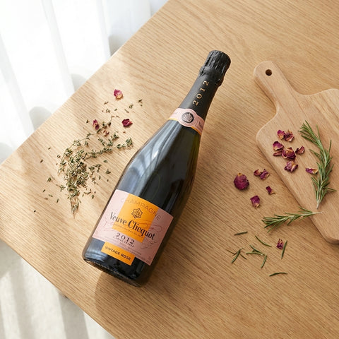 AI wine scene - [한정]뵈브 클리코 퐁사르댕 빈티지 브뤼 로제 2015